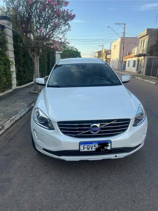 VOLVO XC60 2.4 D5 KINETIC DIESEL AWD 4P AUTOMÁTICO VOLVO XC60 2.4 D5 KINETIC DIESEL AWD 4P AUTOMÁTICO